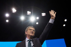 La llegada de Feij&oacute;o impulsa al PP y el PSOE a la baja pero seg&uacute;n Tezanos gana S&aacute;nchez