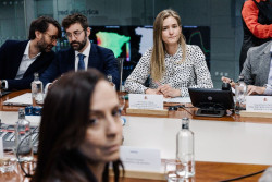La lumbrera Aagesen llama simplistas a los que se&ntilde;alan a las renovables culpables del apag&oacute;n 