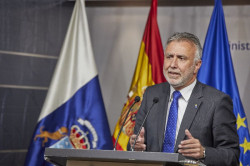 La mala gesti&oacute;n de la inmigraci&oacute;n Torres el correspondiente ministro socialista se la imputa al PP que no gobierna