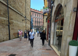 La mascarilla, la gran medida salvadora de Sanchez,  obligatoria su uso desde este viernes en exteriores 