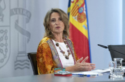 La ministra Teresa Ribera la toca defender el tubo de gas del  BarMar por orden de Macron en lugar del Midcat 