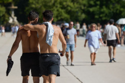 La ola de calor alcanza hoy su punto &aacute;lgido y pondr&aacute; en riesgo a casi toda Espa&ntilde;a con avisos rojos en algunas zonas