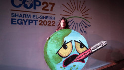 La pomposa conferencia del clima celebrada en Egipto termina con un acuerdo: "hay que seguir destruyendo el planeta"