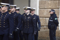La Princesa Leonor asiste a una recepci&oacute;n en el Ayuntamiento de C&aacute;diz como guardiamarina de `Elcano`