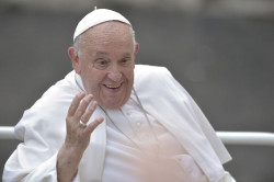 La salud del Papa Francisco experimenta "una ligera y gradual mejor&iacute;a"