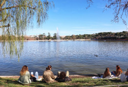 La semana acaba con temperaturas diurnas por encima de lo normal aunque el domingo bajar&aacute;n en este y norte peninsular