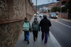  La `vuelta al cole` tras la Navidad arranca con normalidad en toda Espa&ntilde;a pero con miles de profesores de baja