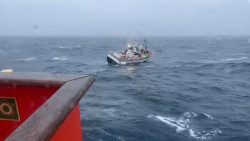 Las condiciones meteorol&oacute;gicas arrastran al pesquero `Itoitz` a la deriva hacia Gij&oacute;n