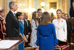 Las Cortes, casi todo el Gobierno y 14 presidentes auton&oacute;micos, testigos del juramento constitucional de la Princesa