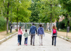 Las familias numerosas califican de "ataque directo" y "provocaci&oacute;n" del Gobierno que "borre" su nombre de la ley