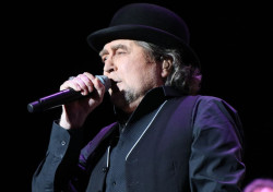 Las fechas de pr&oacute;ximos conciertos de Joaqu&iacute;n Sabina "no peligran" tras sus problemas de salud