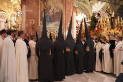 Las hermandades de la Madrug&aacute; pondr&aacute;n 15.000 nazarenos en las calles, con 4.300 cirios en La Macarena