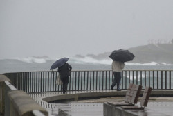 Las lluvias ser&aacute;n persistentes hoy en el noroeste y centro de la Pen&iacute;nsula con cielos nubosos en el resto, seg&uacute;n AEMET