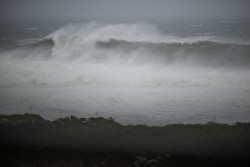 Las lluvias, tormentas, olas, nevadas y viento tendr&aacute;n ma&ntilde;ana en aviso amarillo o naranja a gran parte del pa&iacute;s