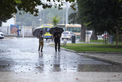 Las m&aacute;ximas bajar&aacute;n hoy en la Pen&iacute;nsula y llover&aacute; en norte y este