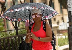 Las temperaturas siguen subiendo, con trece provincias en aviso por calor y hasta 40&ordm;C en el sur