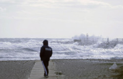 Las temperaturas subir&aacute;n hoy y el riesgo por viento fuerte o por costeros afectar&aacute; al noroeste y al tercio oriental