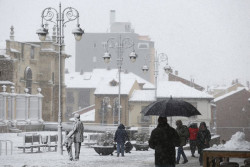  Las temperaturas subir&aacute;n ma&ntilde;ana, las heladas y nevadas se reducir&aacute;n a zonas de monta&ntilde;a y habr&aacute; deshielo