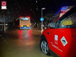 Las tormentas obligan a desalojar dos campings y rescatar varias personas atrapadas en veh&iacute;culos en Castell&oacute;n y Alicante