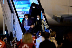 Llega a Madrid un avi&oacute;n con casi 300 refugiados afganos, un a&ntilde;o despu&eacute;s de evacuar Kabul