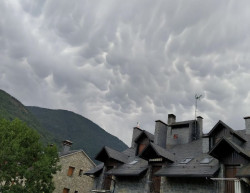 Lluvias, tormentas y m&aacute;ximas de casi 40&ordm;C activan los avisos hoy en una veintena de provincias