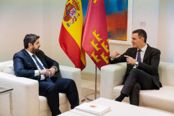 L&oacute;pez Miras ve "insostenible" a S&aacute;nchez tras conocerse su foto con Aldama: "La corrupci&oacute;n cerca a todo su entorno"