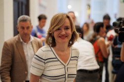 Los 22 ministros en formaci&oacute;n cerrada a defender a la mujer del jefe,Bego&ntilde;a G&oacute;mez