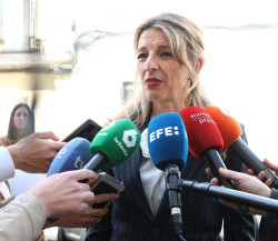 Los ciudadanos esperan con ganas los  `whatsapp` de S&aacute;nchez sobre la Yolanda D&iacute;az