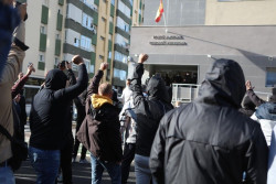 Los comunistas, socios de S&aacute;nchez, exigen la retirada de las tanquetas contra los manifestantes en Cadiz 