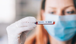 Los contagios de Covid en mayores de 65 a&ntilde;os siguen reduci&eacute;ndose en Europa, un 3% menos que la semana anterior