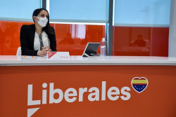 Los cr&iacute;ticos de Cs exigen la dimisi&oacute;n de Arrimadas 