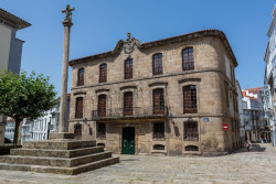 Los Franco abren por primera vez al p&uacute;blico la Casa Cornide de A Coru&ntilde;a, declarada BIC