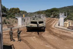 Los `Leopard` 2A4 se encuentran ya en el puerto de Santander para su env&iacute;o a Ucrania