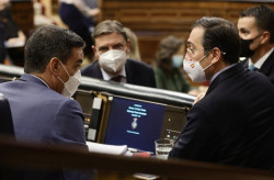 Los ministros comunistas aceptan enviar armas a Ucrania antes de dejar los ministerios por dimisi&oacute;n