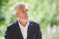 Los ministros de S&aacute;nchez siguen las instrucciones de justificar el desprecio al Rey JUAN CARLOS I