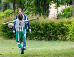 Los ni&ntilde;os espa&ntilde;oles quieren ser futbolistas o polic&iacute;as y las ni&ntilde;as profesoras o veterinarias, seg&uacute;n un estudio