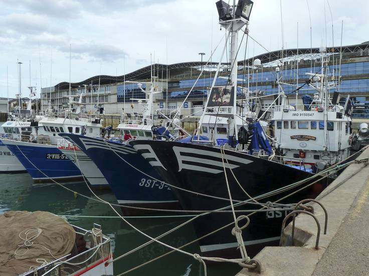 Los Pescadores Afrontan Con Incertidumbre Pero Esperanzados La