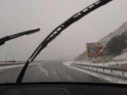 Los puertos de Lunada y Palombera contin&uacute;an cerrados por la nieve
