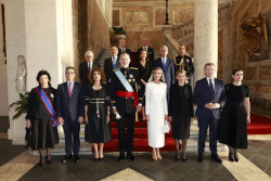 Los Reyes encabezan la delegaci&oacute;n espa&ntilde;ola en la misa de inicio del pontificado del Papa Le&oacute;n XIV