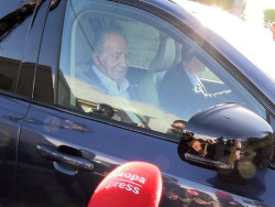 Los Reyes y la Princesa Leonor mantienen un "breve encuentro familiar" con Juan Carlos I en Mar&iacute;n (Pontevedra)