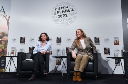 Luz Gab&aacute;s, premio Planeta 2022 por `Lejos de Luisiana`: "Ha sido todo un reto esta obra. Casi acaba conmigo"