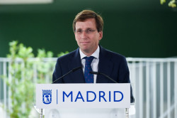 Madrid dar&aacute; un cheque de 500 euros por tener un primer hijo e incrementar&aacute; un 10% becas infantiles con pago cada dos mes