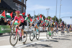 Madrid recibe la etapa final de la Vuelta Ciclista a Espa&ntilde;a con protestas propalestinas, contra Israel y azuzadas desde el Gobierno de S&aacute;nchez