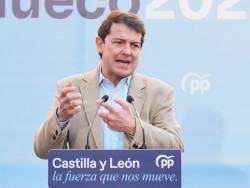 Ma&ntilde;ueco abandona el no a Vox de Casado