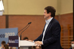 Ma&ntilde;ueco sigue el criterio de Casado de que no pactar&aacute; con Vox 