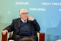 Manuel Castells dejar&aacute; su cargo en el Ministerio de Universidades y ser&aacute; sustituido por Joan Subirats