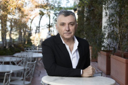 Manuel Vilas descubre que la vida "no tiene sentido sin placer" en su nueva novela de amor `Nosotros`