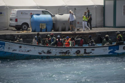 M&aacute;s de 500 migrantes llegan de forma irregular a Espa&ntilde;a desde el viernes, 340 de ellos a Canarias