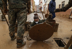 M&aacute;s de 8.230 militares trabajan en Valencia para paliar los efectos de la DANA, 300 menos que el d&iacute;a anterior