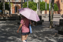 Mayo acabar&aacute; ma&ntilde;ana con 18 provincias en aviso por tormentas y calor, con Sevilla en nivel naranja